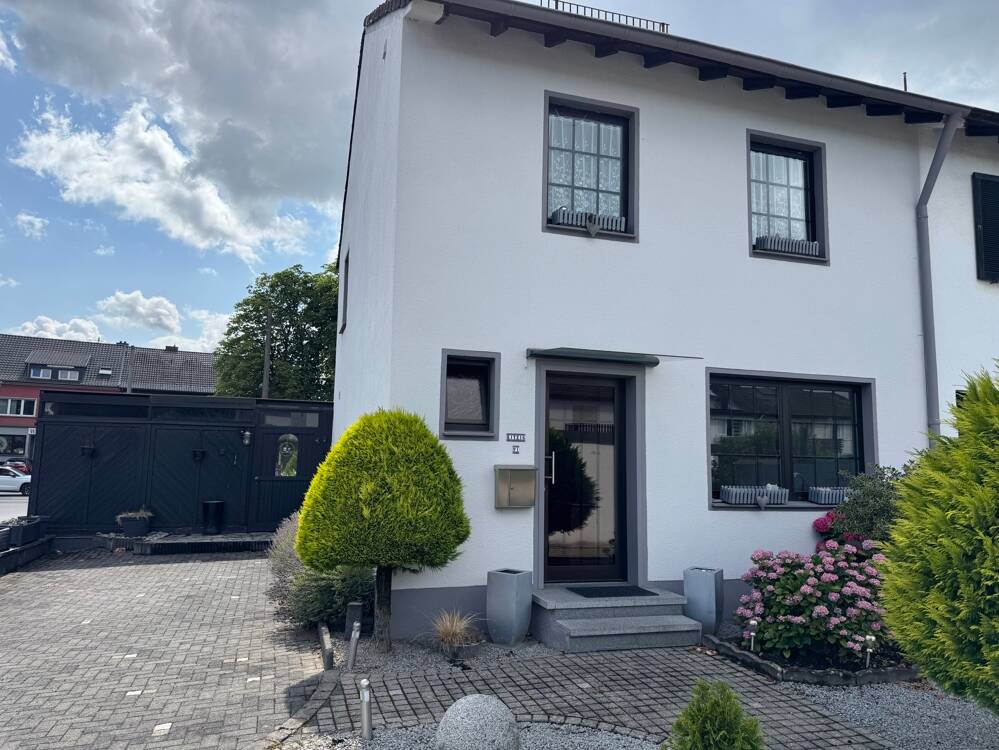 Gepflegtes Reihenendhaus + Garten + Stellplatz + 468 m² Grundstück in Saarlouis-Beaumaris, 66740 Saarlouis