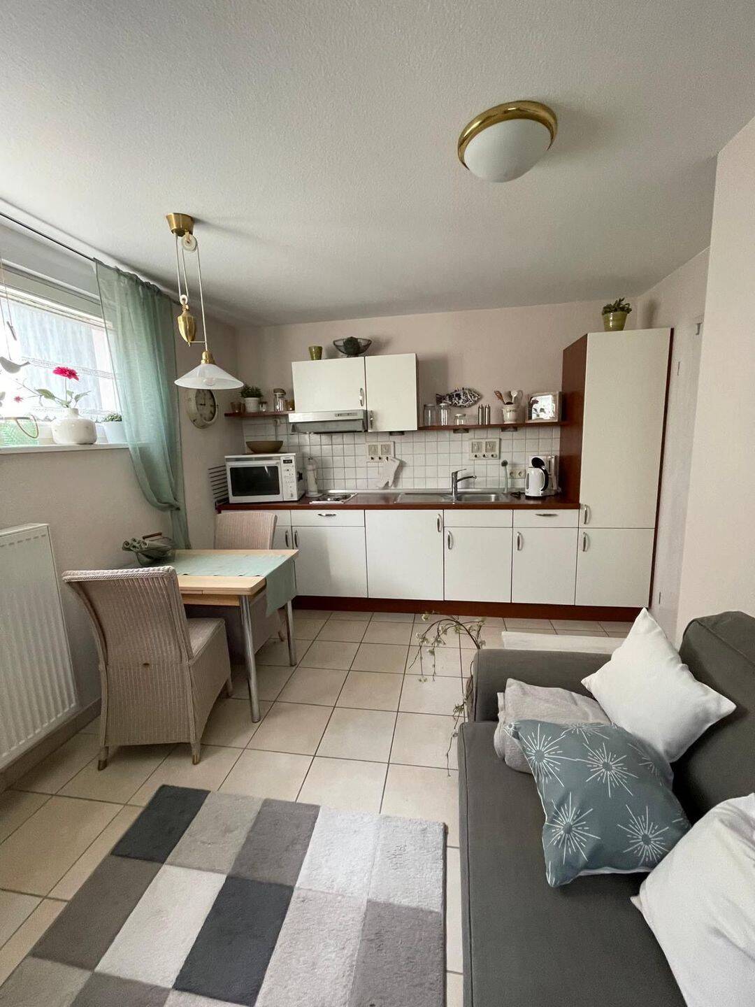 Jugendstilvilla….! Komplett möblierte 2-Zimmer-Souterrainwohnung in Volkach…!, 97332 Volkach