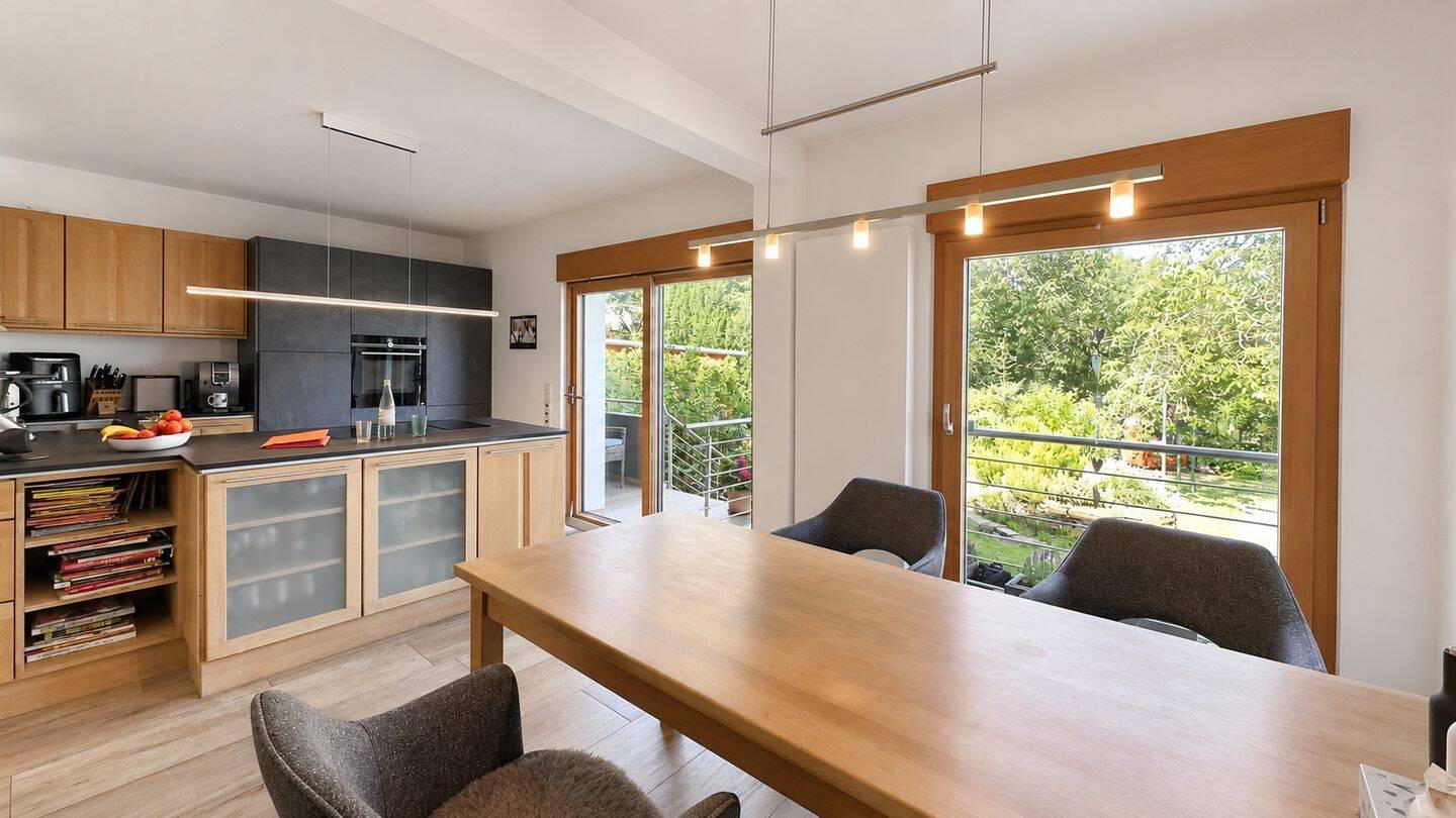 Exklusives 3-Parteienhaus in Köln: 188 m², 8,5 Zimmer, großer Garten, 51061 Köln (Mülheim Dünnwald Flittard Höhenhaus Stammheim)