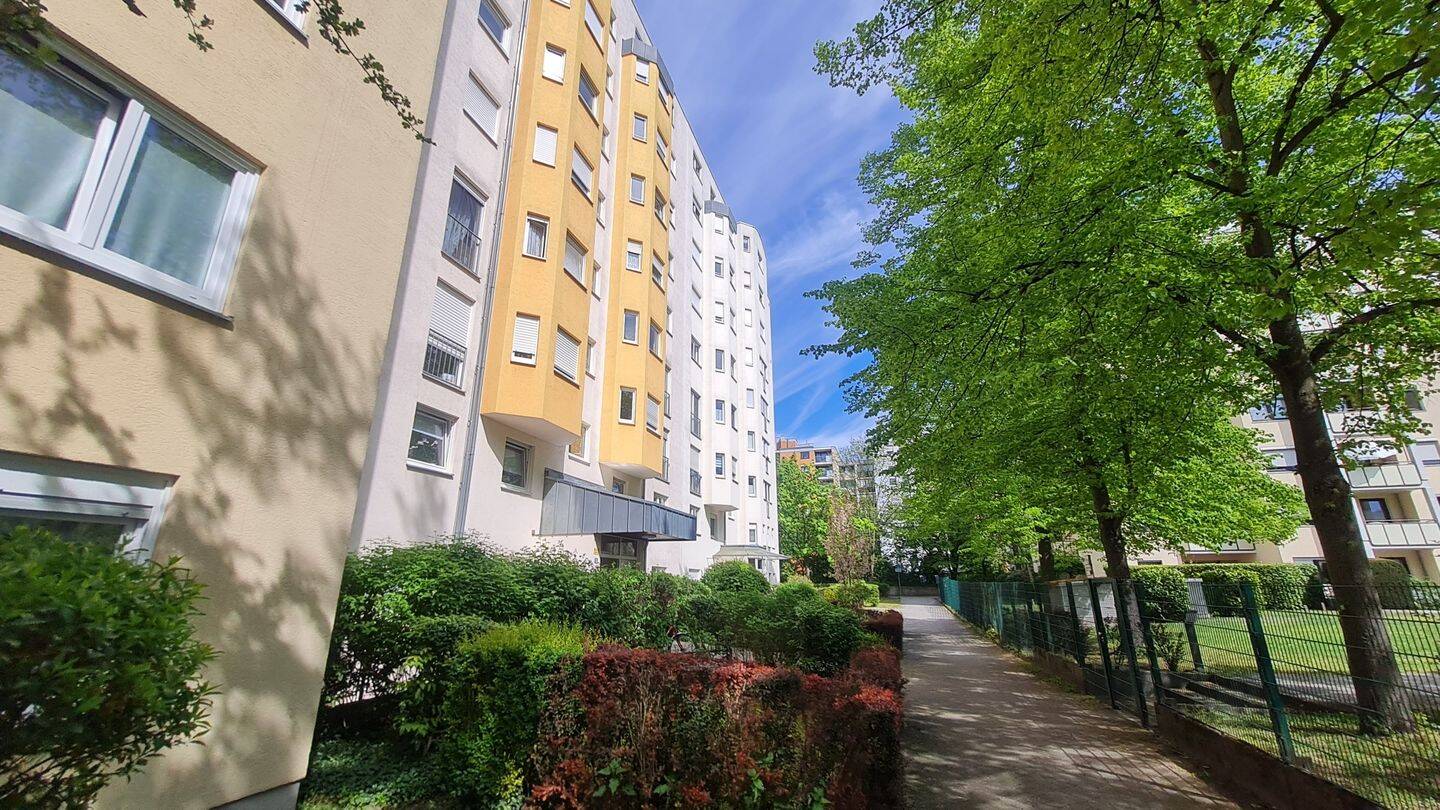 TRAUMBLICK -Helle 2 Zimmer Wohnung mit Balkon im 6.OG – NÜRNBERG-Wetzendorf, 90425 Nürnberg