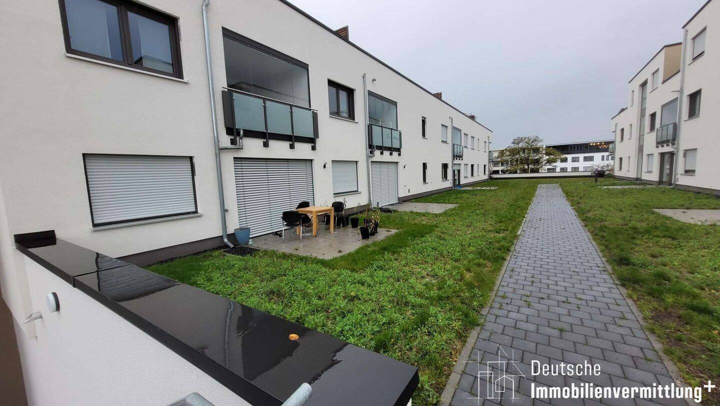 Moderne 2-Zimmer Wohnung im Neubau mit Dachterrasse, Tiefgaragenstellplatz und Keller, 76337 Waldbronn