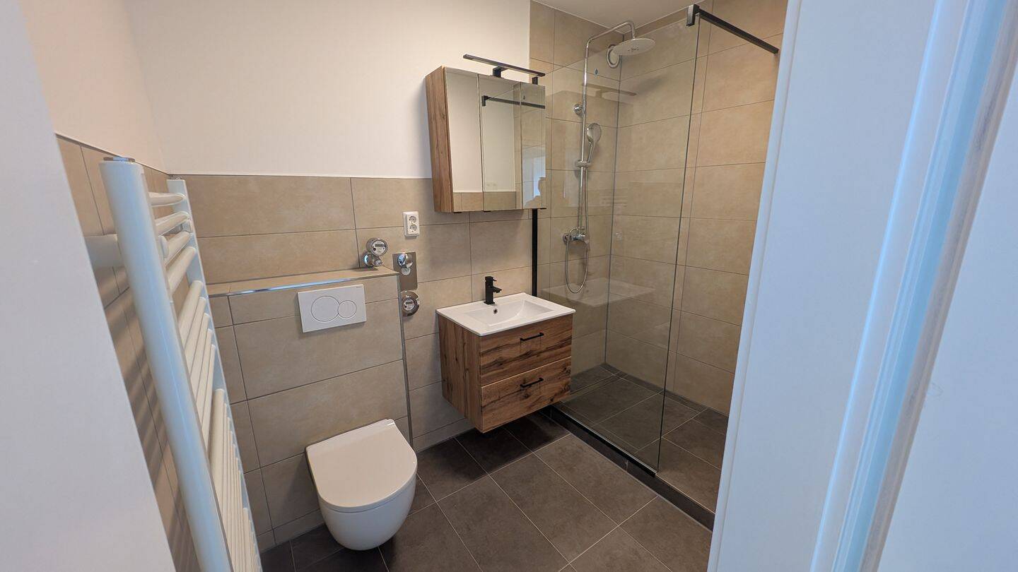 Renovierte 2-Zimmer-Wohnung mit Balkon & Küche, 76287 Rheinstetten