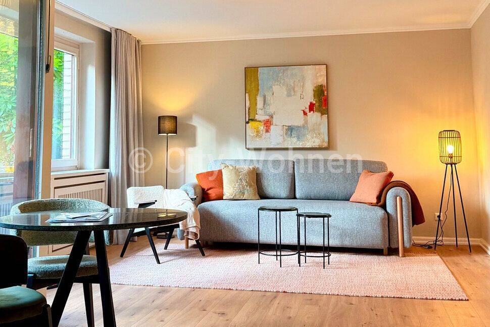 Möblierte 2-Zimmer Wohnung mit Balkon und hauseigenem Schwimmbad in Hamburg-Harvestehude, 20149 Hamburg (Eimsbüttel Harvestehude Rotherbaum)