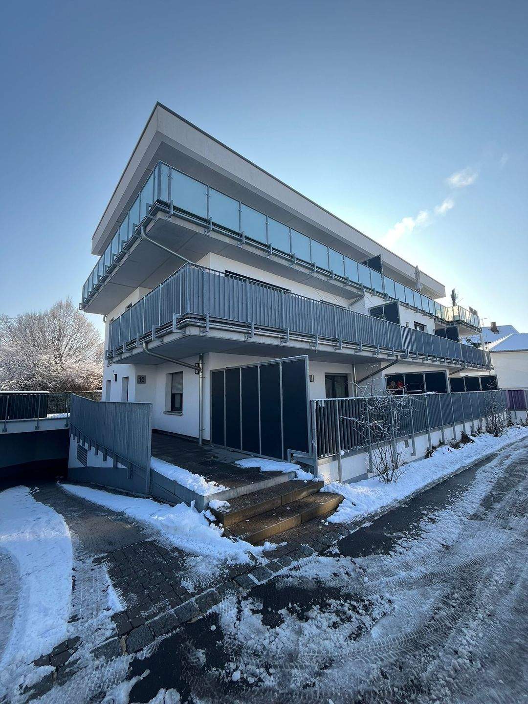 *provisionsfrei* helle 3-Zimmer Wohnung mit großem Balkon, 90513 Zirndorf