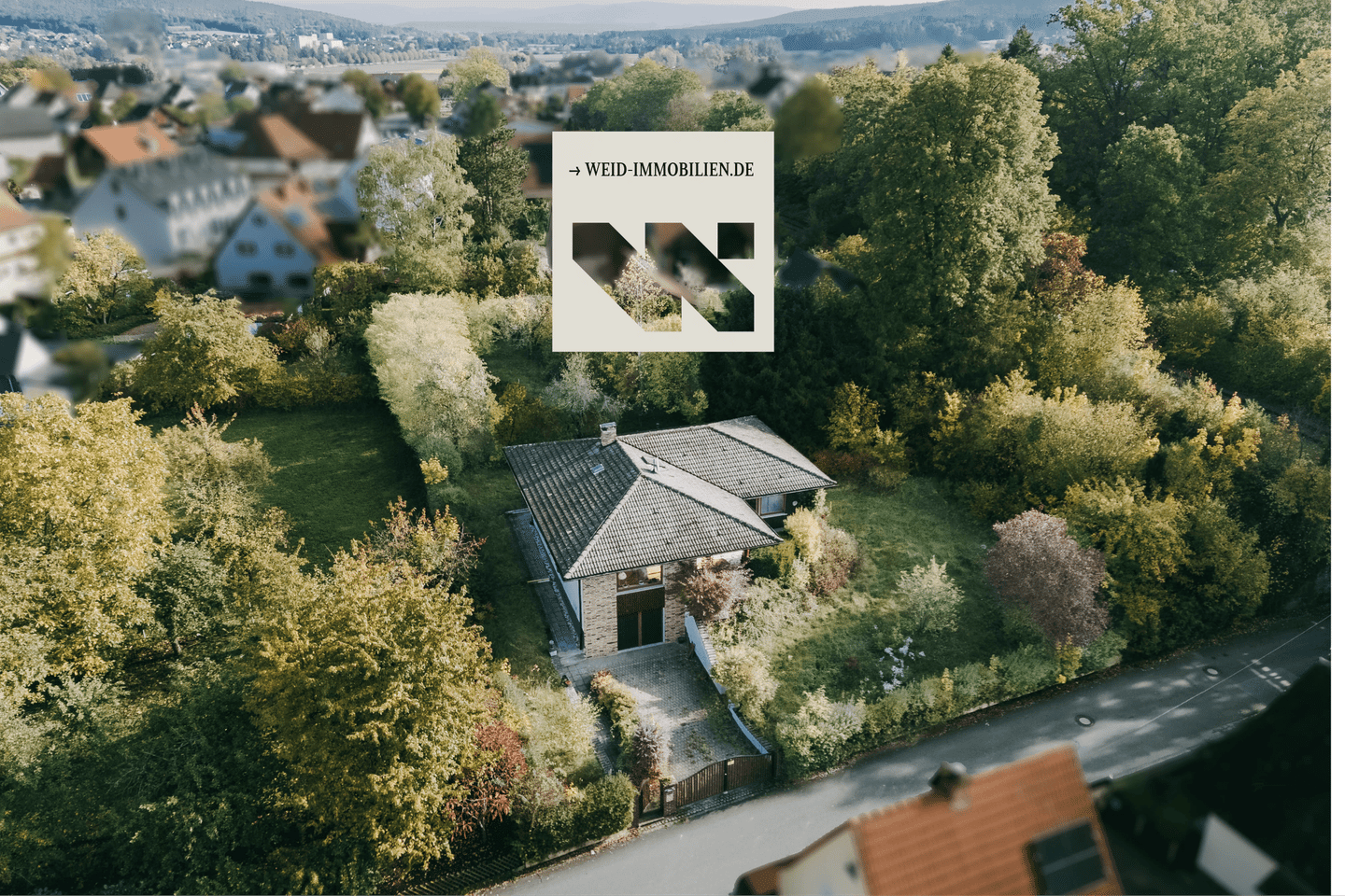 Traumgrundstück trifft Travertin. Besonderer Bungalow im Grünen., 96158 Frensdorf