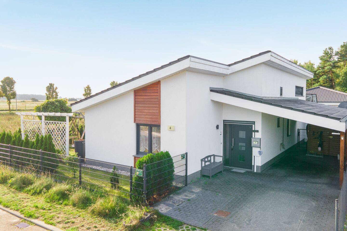 Inkl. PV-Anlage, Wärmepumpe, Einbauküche, Carport: Energieeffizienter Bungalow am Feld in Strausberg, 15344 Strausberg