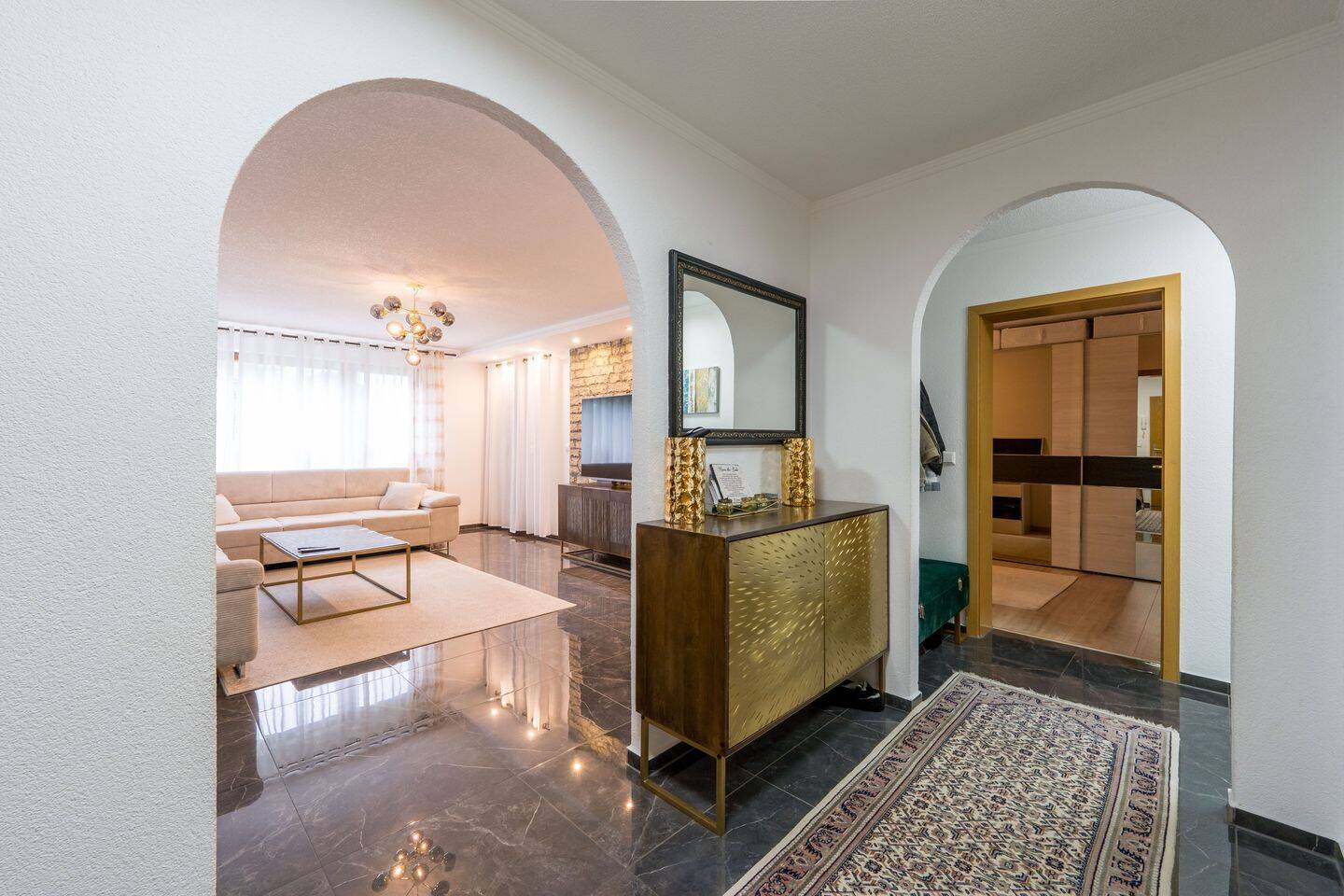 Modernisierte 4,5-Zimmer-Wohnung in begehrter Lage von Waldshut – Aarberg, 79761 Waldshut-Tiengen