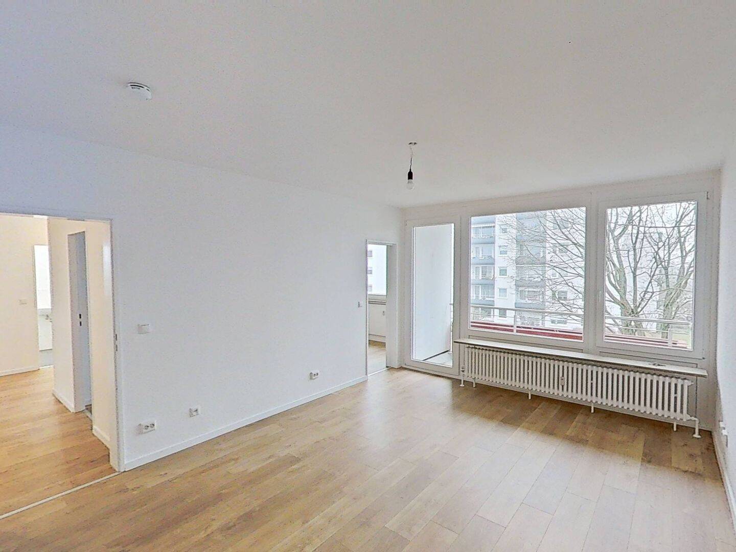 Koblenz: Helle 3-Zimmer-Wohnung mit Gäste-WC und Balkon, 56075 Koblenz (Karthause Mitte Oberwerth Stolzenfels Süd)