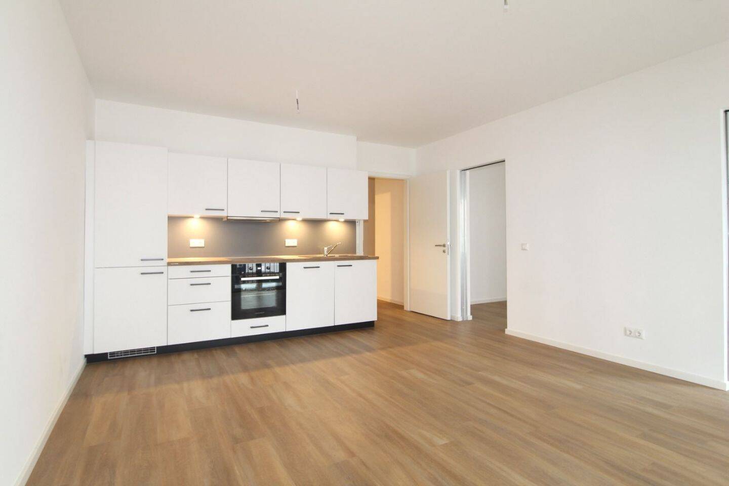 **Helle 2 Zimmer mit EBK und Badewanne in ruhiger Seitenstraße**, 4179 Leipzig (Altlindenau Leutzsch Neulindenau Schönau)
