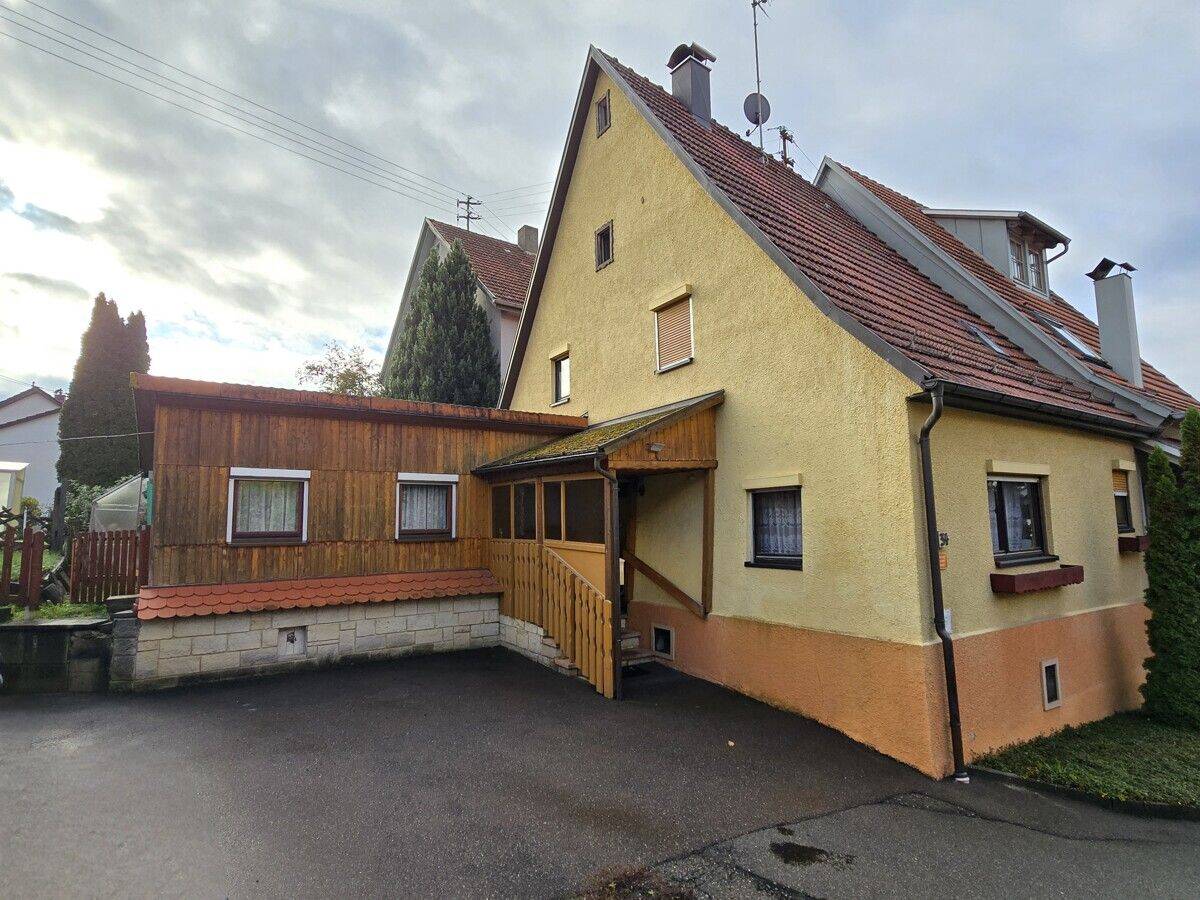älteres keines Haus mit Garage und Werkstatt in Möss.-Talheim, 72116 Mössingen