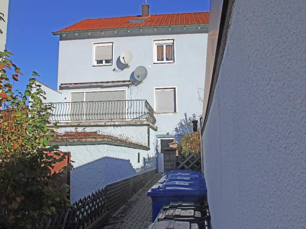 Helle 2 Zimmer EG-Wohnung mit Terrasse, kleinem Garten, großem Keller und Werkstatt, 91186 Büchenbach