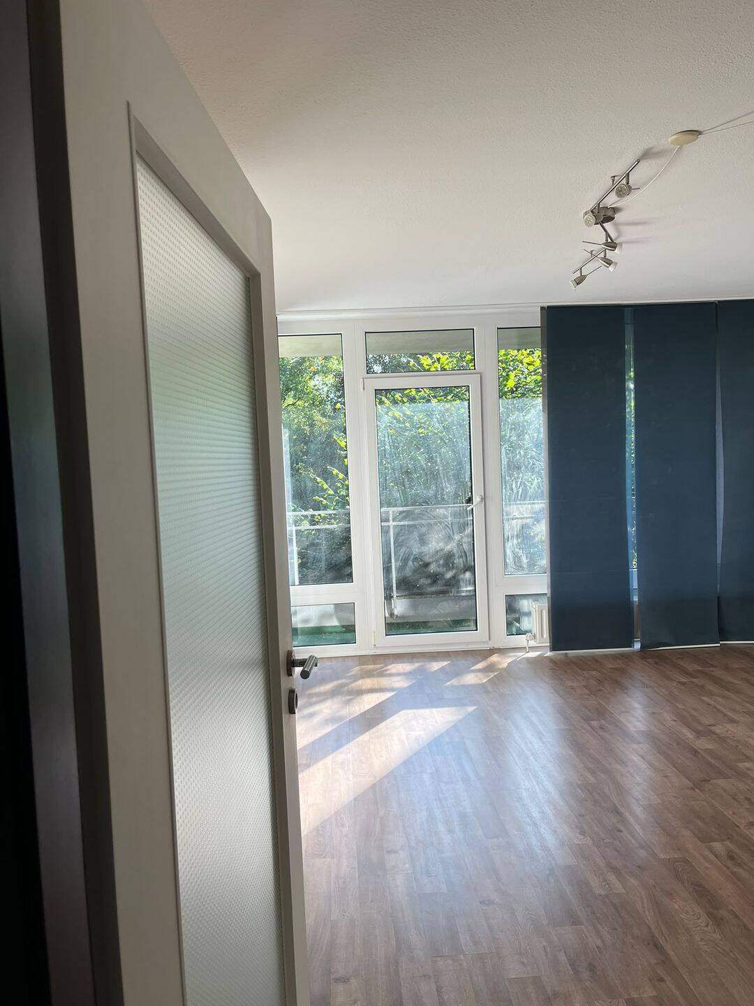 Helles 1-Zimmer-Apartment mit Balkon & Tiefgarage in Junkersdorf, 50858 Köln (Lindenthal Junkersdorf Weiden)