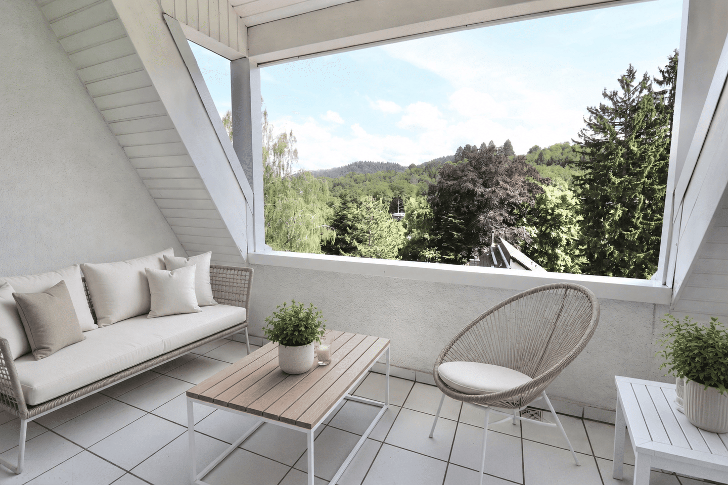 Attraktive Maisonette auf zwei Ebenen mit sonniger Loggia, 76530 Baden-Baden (Ebersteinburg Innenstadt Lichtental Varnhalt Weststadt)