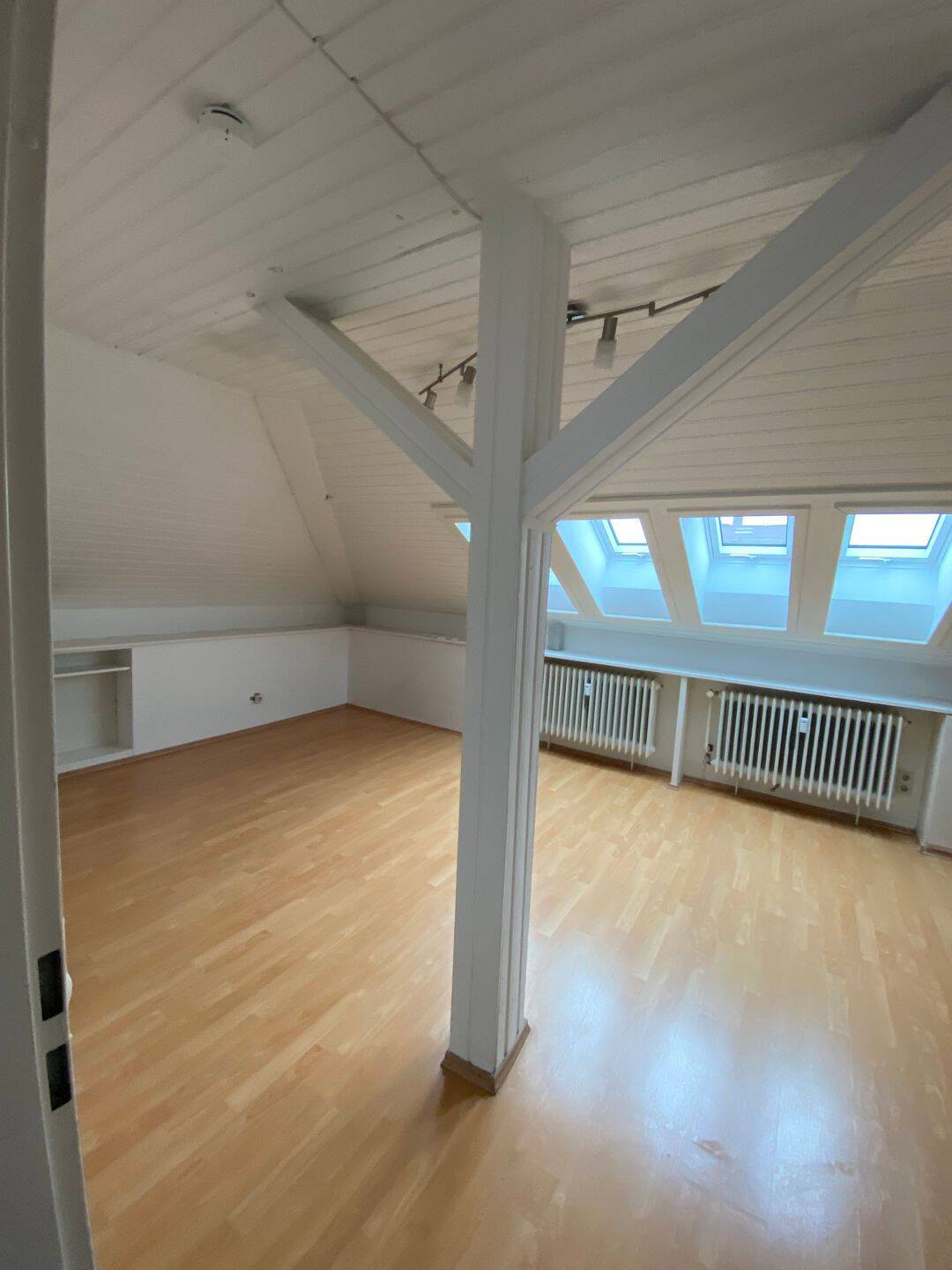 Dringend zu vermieten: 2-Zimmer-Wohnung in Karlsruhe, 76133 Karlsruhe