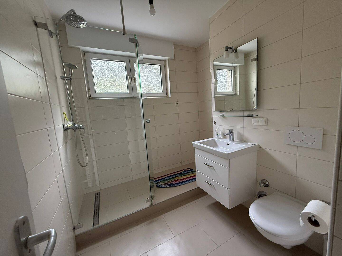 Geräumige 5-Zimmer-Wohnung mit flexibler Raumgestaltung und Garage., 63263 Neu-Isenburg
