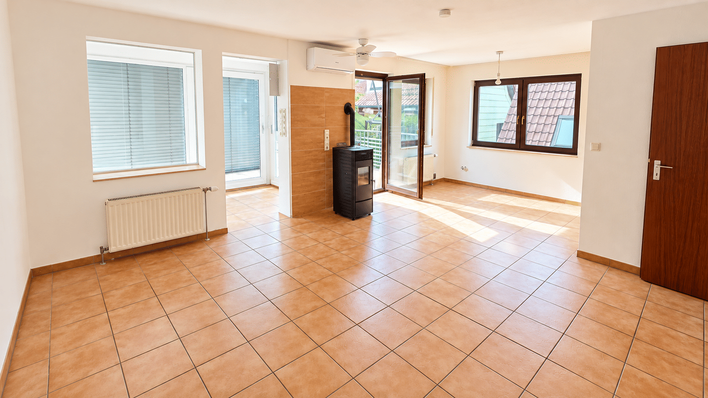 Attraktive 3-Zimmer-Wohnung mit Kamin, Wintergarten und Gestaltungspotenzial, 70327 Stuttgart