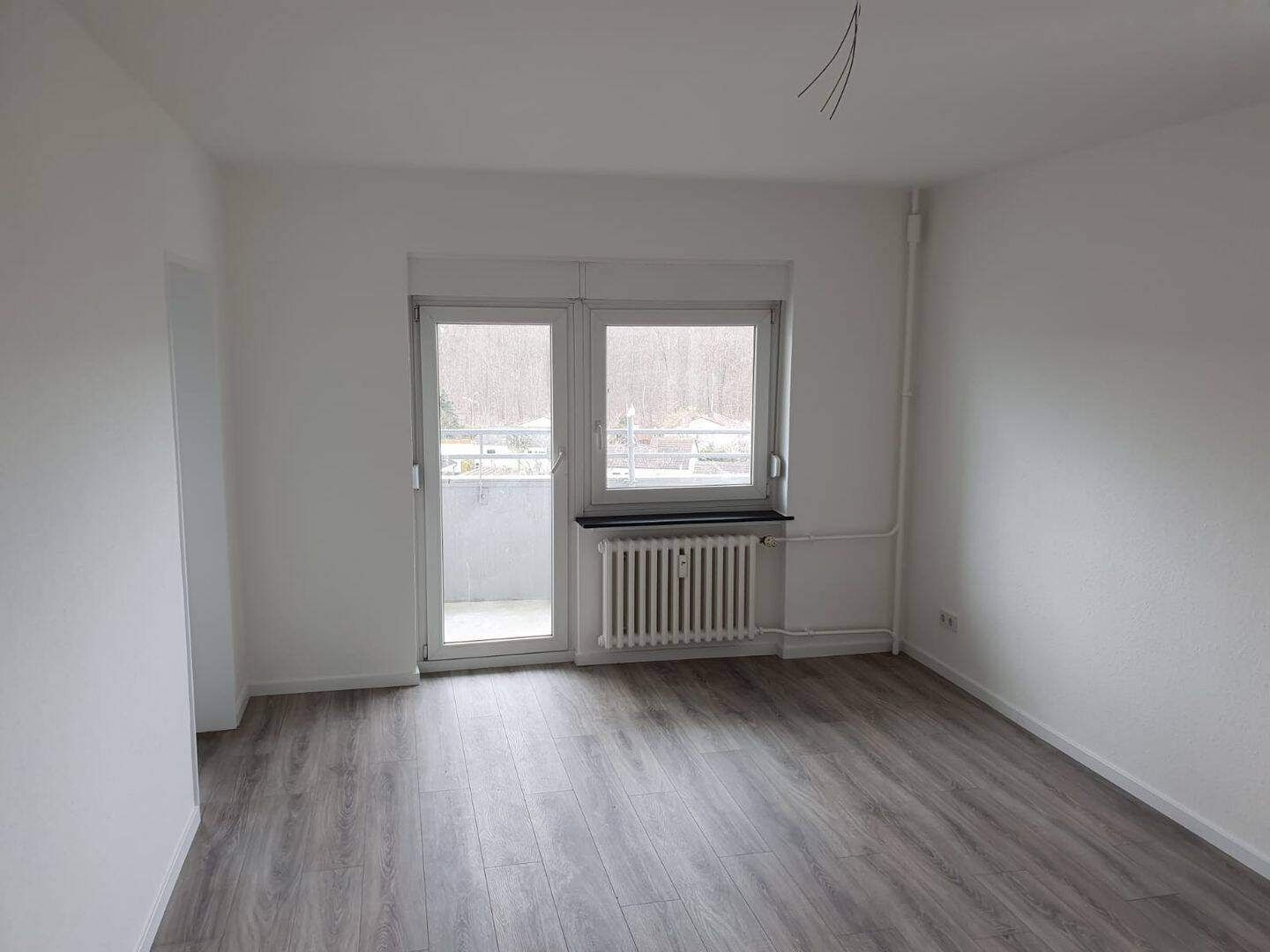 Gepflegte 2-Zimmer-Wohnung im 5. OG mit Balkon in Limburgerhof, 67117 Limburgerhof