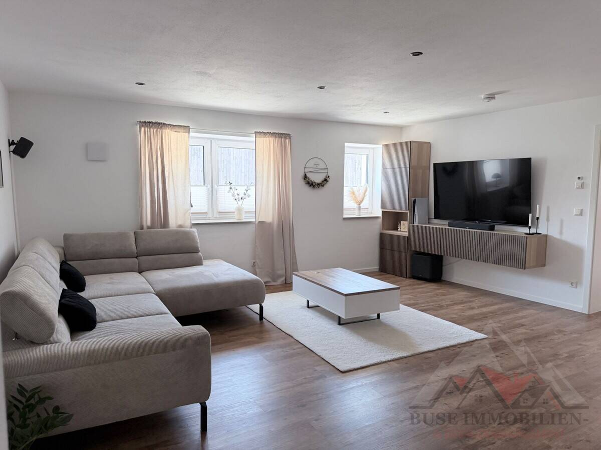 Exklusive Erdgeschosswohnung mit 134m² Wfl. nach Effizienzhaus 70 in hervorragender Lage zu vermieten, 83308 Trostberg