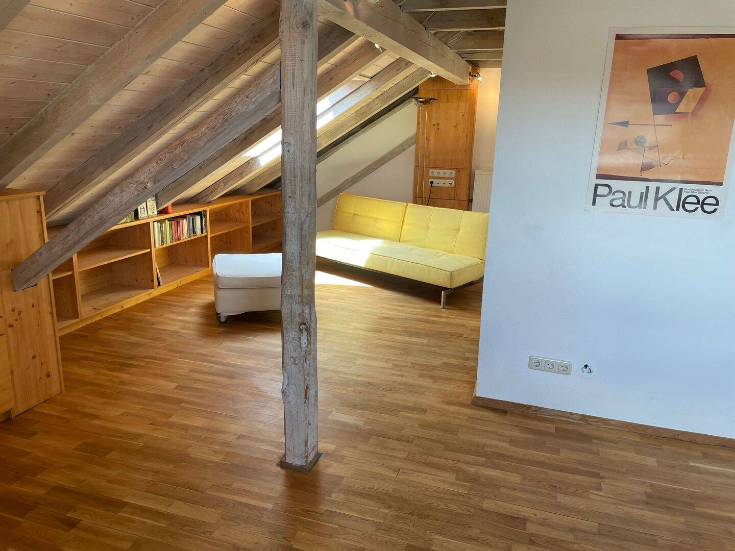 Sonnige 2-Zimmer-Wohnung im DG mit Blick ins Grüne – möbliert auf Zeit, 90562 Heroldsberg