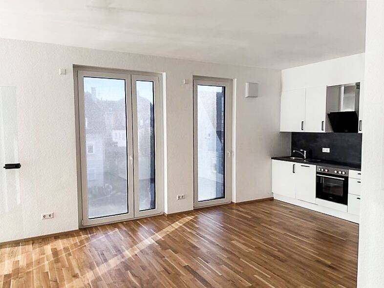 Attraktive lichtdurchflutete 2-Zimmer-Wohnung mit EBK!, 70435 Stuttgart (Stammheim Zuffenhausen)