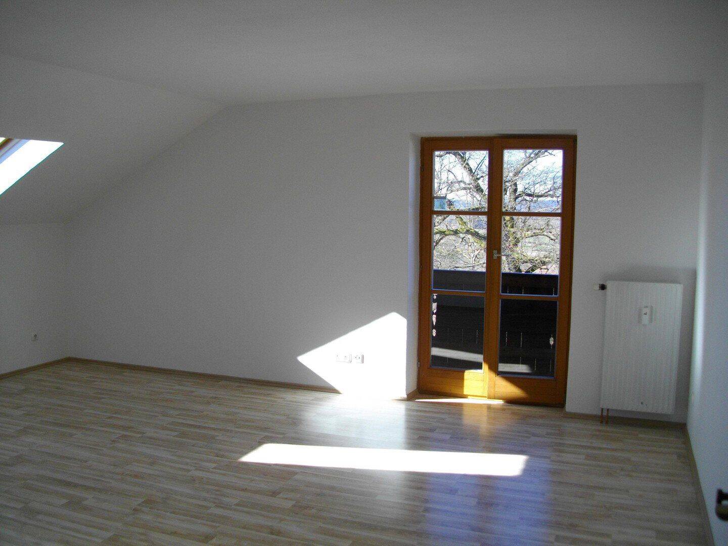 Schöne 3,5-Zimmer Wohnung mit Balkon in Königsdorf-Osterhofen, 82549 Königsdorf