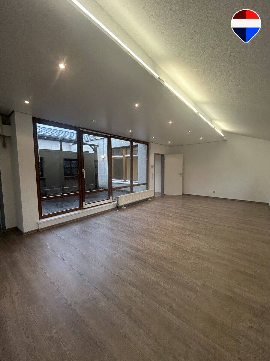 Frisch renovierte 2 – Zimmer Wohnung mit Terrasse und Einbauküche, 66663 Merzig