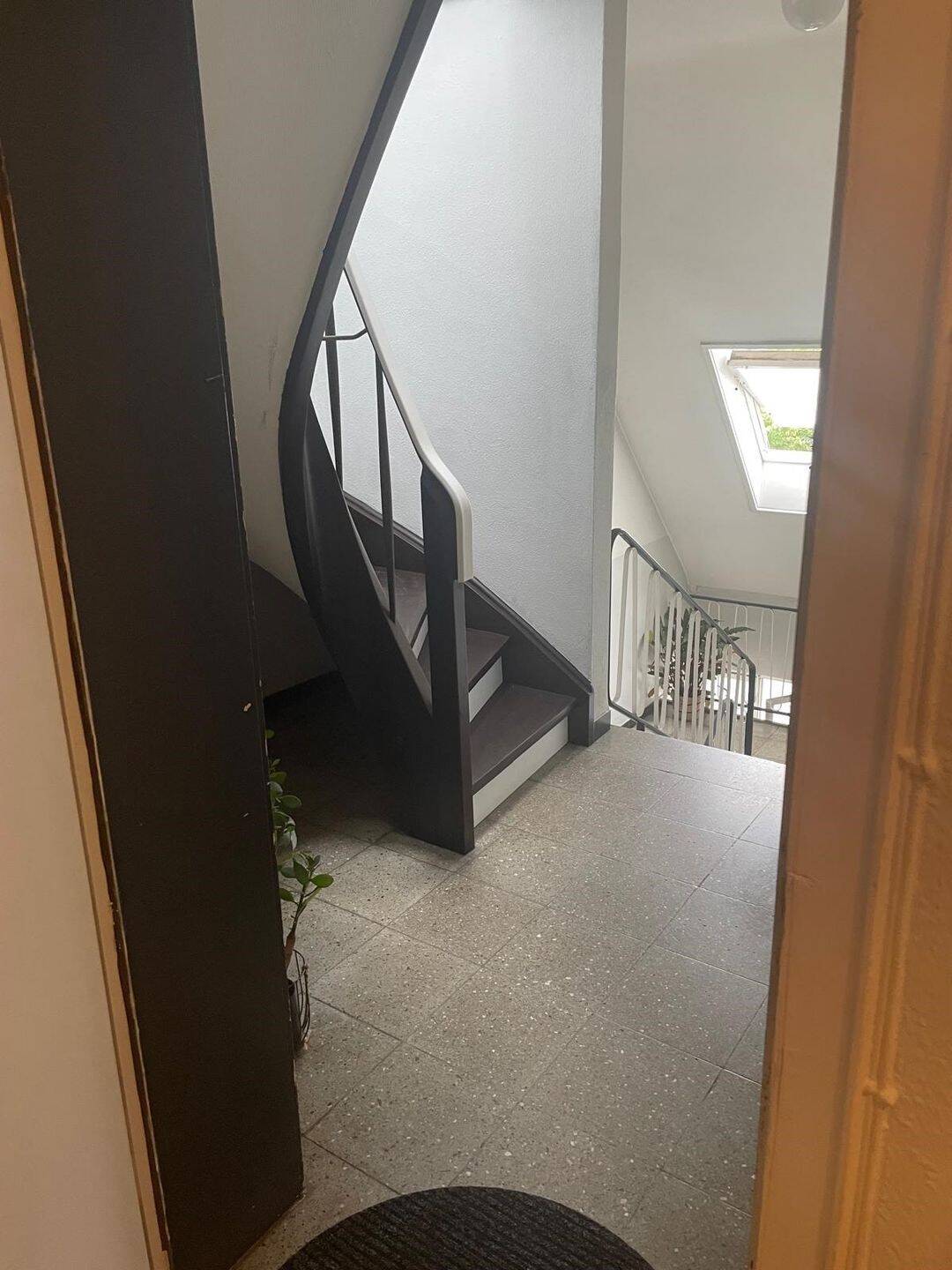 Gemütliche 2-Zimmer-Wohnung im Herzen von Stuttgart, 70374 Stuttgart (Bad Cannstatt Sommerrain)