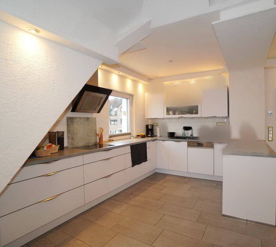 Großzügige Dachgeschosswohnung mit Dachterrasse in Bielefeld Brackwede/ Ummeln, 33649 Bielefeld (Brackwede Holtkamp Quelle Ummeln)