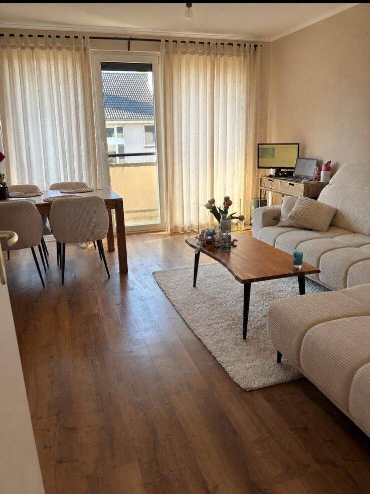 Sehr gepflegte 3-Zimmer-Wohnung mit Balkon in Uetersen, 25436 Uetersen