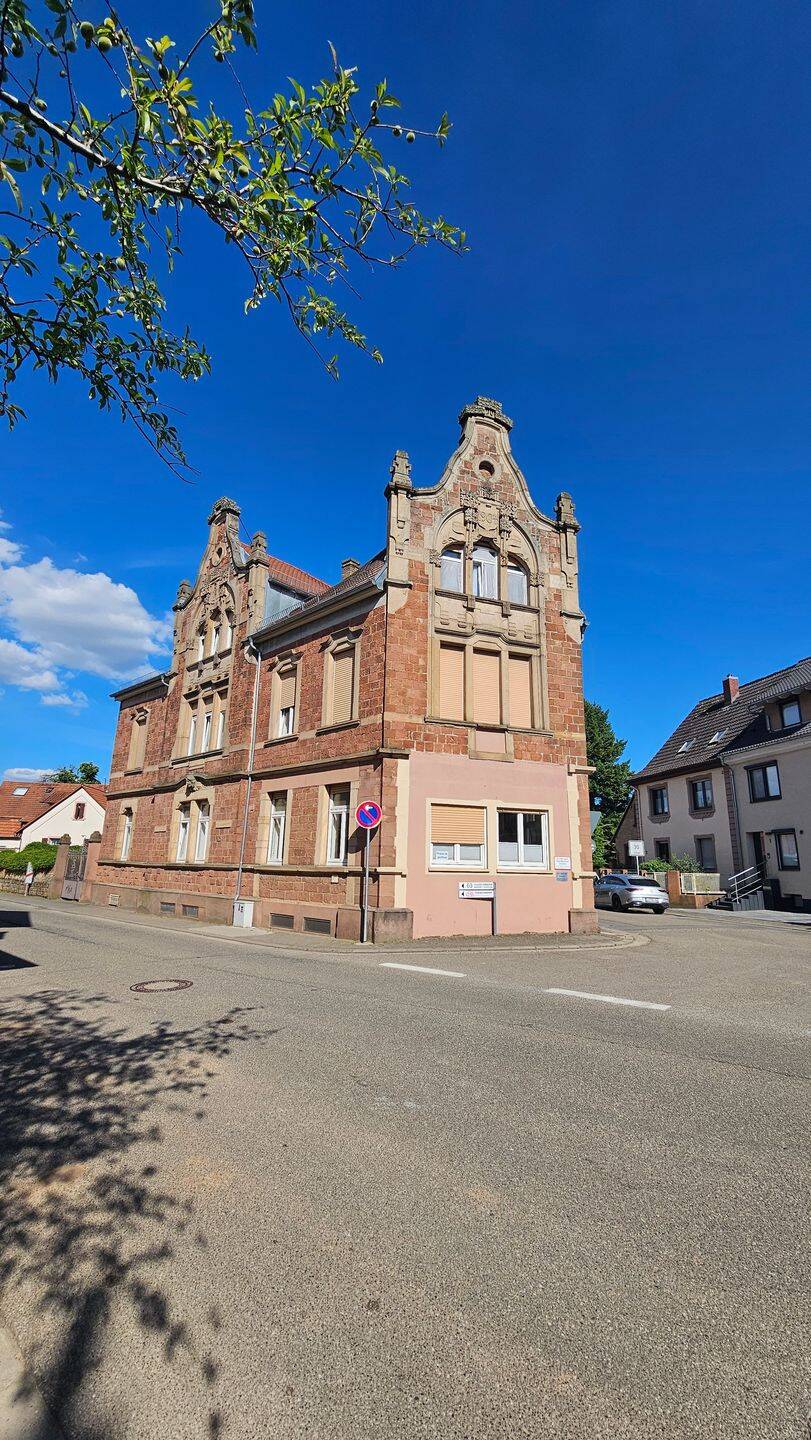 Große Eigentumswohnung im gepflegten Dreifamilienhaus, 67483 Edesheim