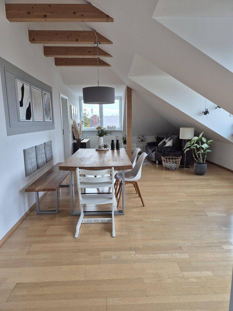 Helle und gepflegte 3-Zimmer-Dachgeschosswohnung in grüner, ruhiger Lage im Münchner Norden, 80807 München (Milbertshofen-Am Hart Schwabing-Freimann)