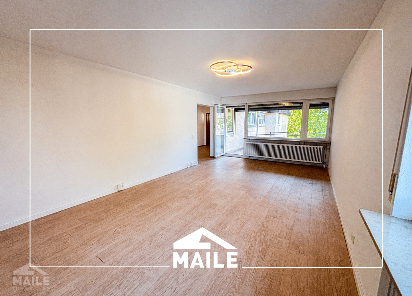 Gepflegte 3,5-Zimmerwohnung mit zwei Balkonen, Aufzug und TG-Stellplatz!, 70372 Stuttgart (Bad Cannstatt)