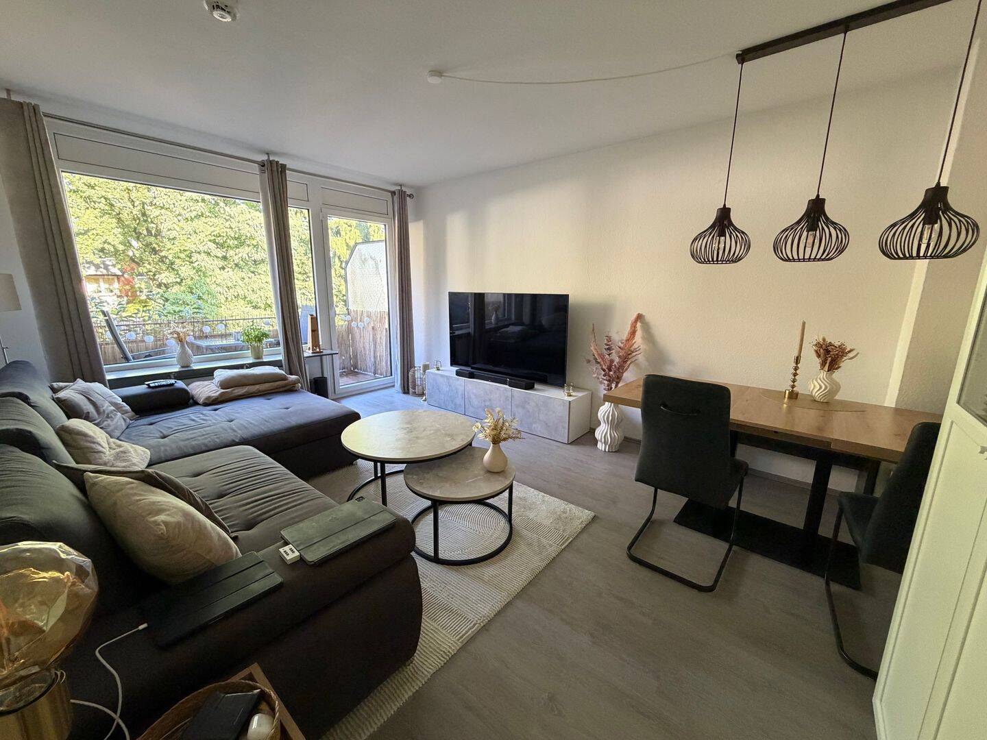Moderne 2,5-Zimmer-Wohnung in begehrter Lage von Halstenbek unmittelbar an der Hamburger Stadtgrenze, 25469 Halstenbek