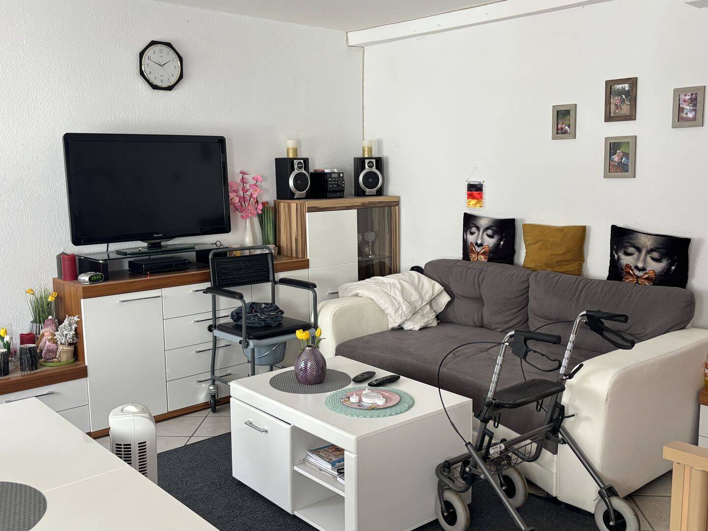 Attraktives Ensemble: Einfamilienhaus, Zweifamilien-Nebengebäude und geräumige Scheune, 64372 Ober-Ramstadt