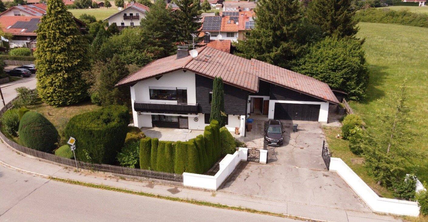 Landhausvilla mit 940qm großem Garten und Erweiterungspotential, 83624 Otterfing