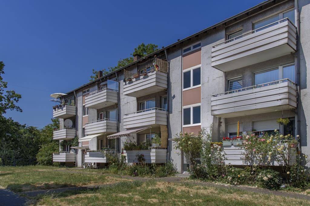 Renovierte 3-Zimmer-Balkonwohnung mit modernem Duschbad und neuem Vinylboden, 47169 Duisburg (Aldenrade Fahrn Marxloh Röttgersbach Wehofen)
