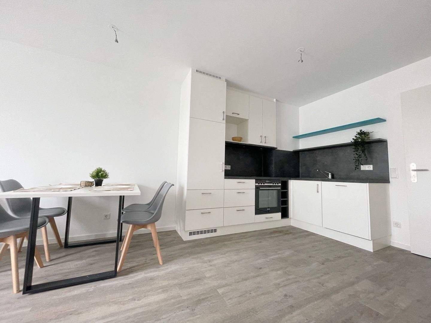 Modern möblierte 2 Zimmer Wohnung mit Balkon,TG Stellplatz & WLan inkl. – Neubau, 86154 Augsburg (Oberhausen)