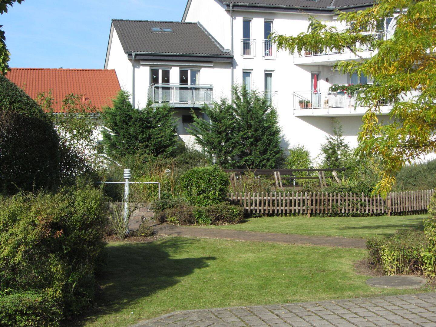 Seniorengerechte Wohnung mit Anschluß an Seniorenheim, 47057 Duisburg (Dellviertel Hochfeld Neudorf-Nord Neudorf-Süd)