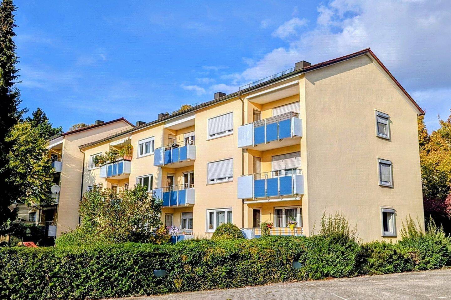 Sehr gut geschnittene 2-Zimmer-Eigentumswohnung mit PKW-Stellplatz auf dem „Rauhen Kapf“, 71032 Böblingen