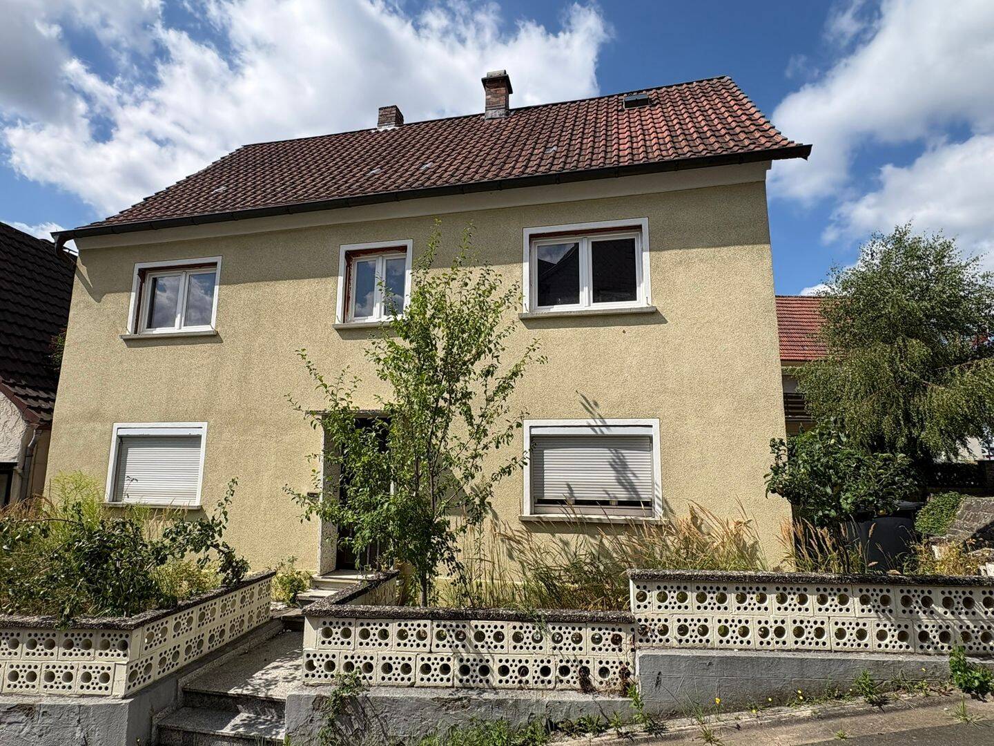 Sanierungsobjekt: Ein-/Zweifamilienhaus mit Entwicklungspotenzial und Garage in Marktzeuln, 96275 Marktzeuln