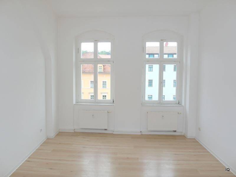 Kleine 2-Zimmer-Wohnung mit Laminatboden, separater Küche und Badewanne, 1662 Meißen