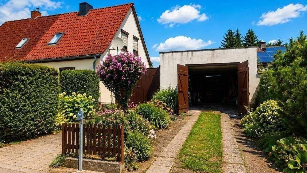Naturnah wohnen in ruhiger Lage – charmante Doppelhaushälfte mit großem Garten und viel Potenzial, 39288 Burg
