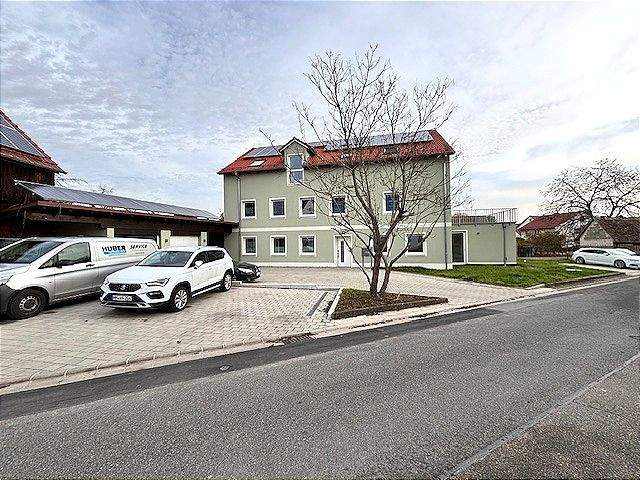 2-Zi OG Wohnung mit Balkon und EBK, 92360 Mühlhausen