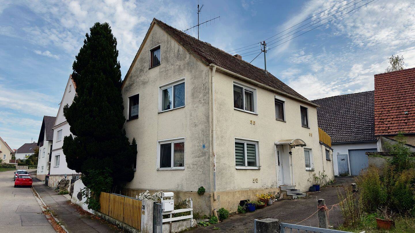 Handwerker aufgepasst! EFH mit Nebengebäude und 689 m² Grundstück, 86681 Fünfstetten