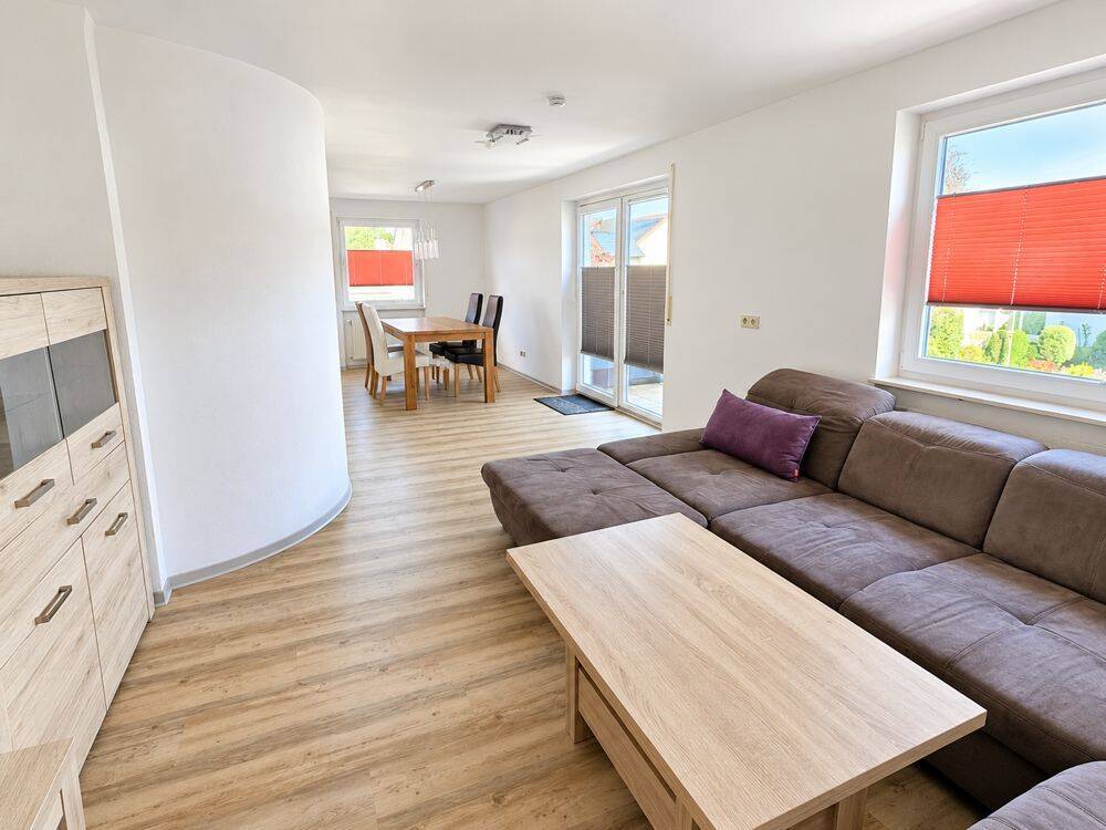 Wohnen auf zwei Ebenen – Attraktive Maisonettewohnung mit Balkon und Garage – kein Renovierungsstau, 67067 Ludwigshafen am Rhein (Gartenstadt Maudach Rheingönheim)