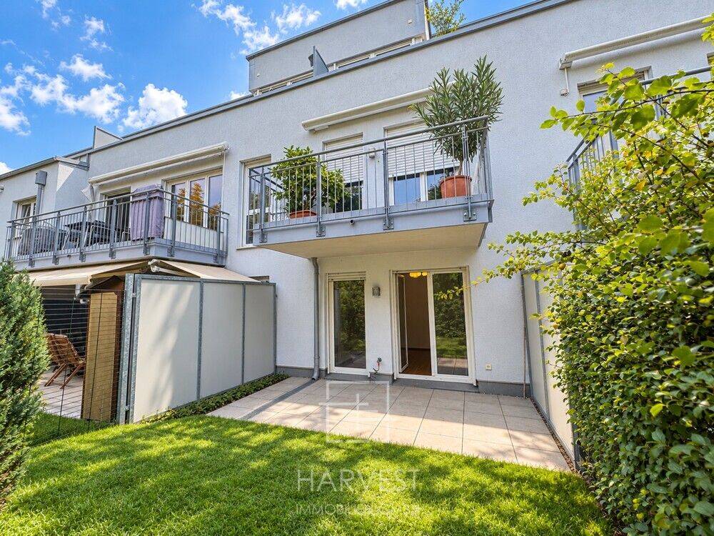 Stilvolle Gartenwohnung Baujahr 2013 mit Süd-Ausrichtung, Terrasse & Tiefgarage in München-Moosach, 80993 München (Moosach)
