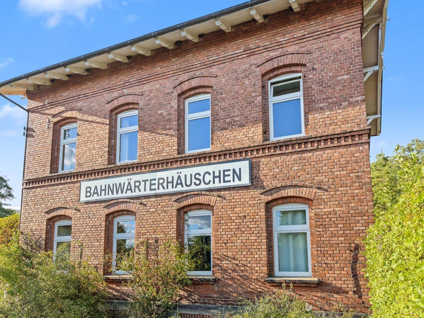 Ein Lieblingsplatz in Elbnähe– ehemaliges Bahnwärterhäuschen in Loitsche sucht neue Geschichte, 39326 Loitsche-Heinrichsberg