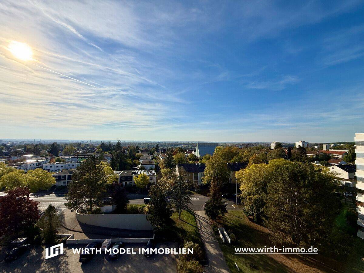 Großzügige 2-Zimmer-Wohnung mit traumhaftem Ausblick, zwei Balkonen und TG-Stellplatz in bester Lage, 97422 Schweinfurt