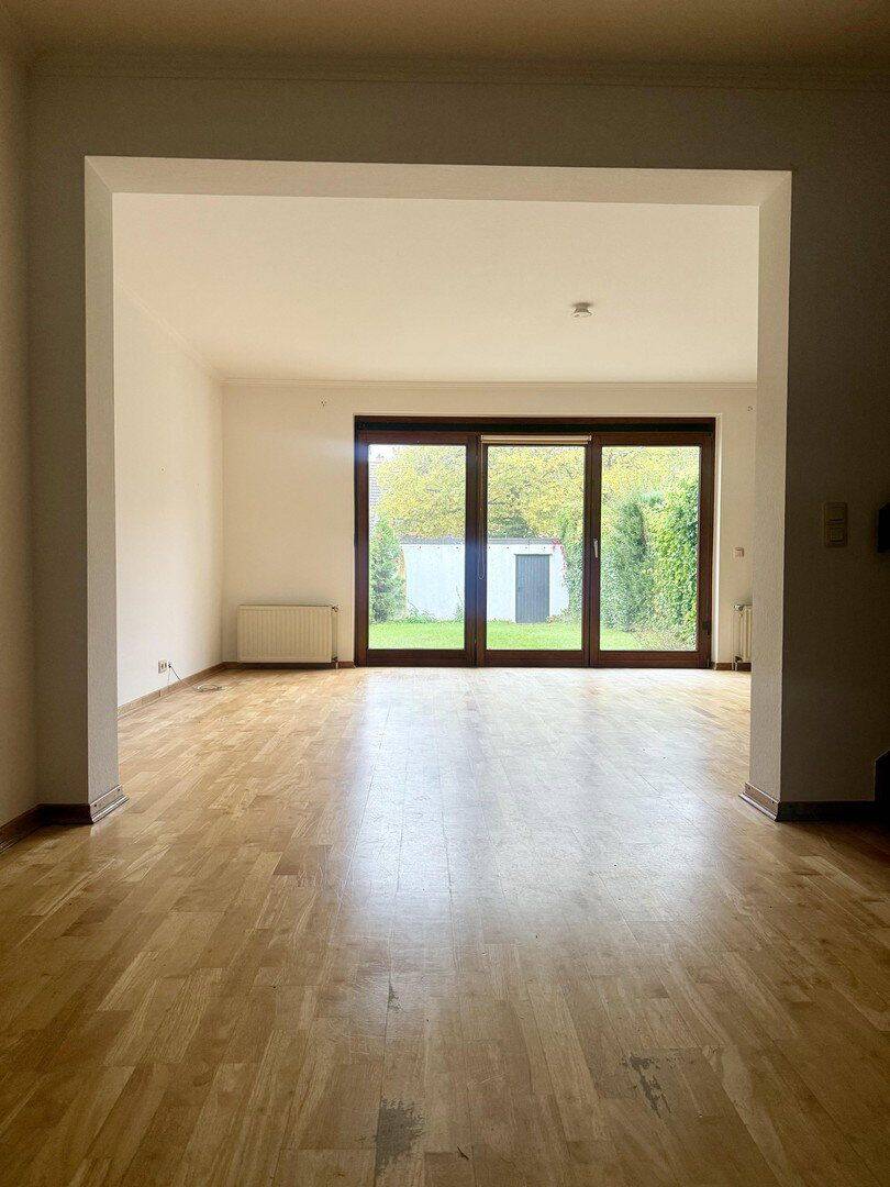 Gepflegtes Reihenhaus mit ausgebautem Dachgeschoss in Hamburg-Sasel, 22393 Hamburg (Wandsbek Bramfeld Poppenbüttel Sasel Wellingsbüttel)