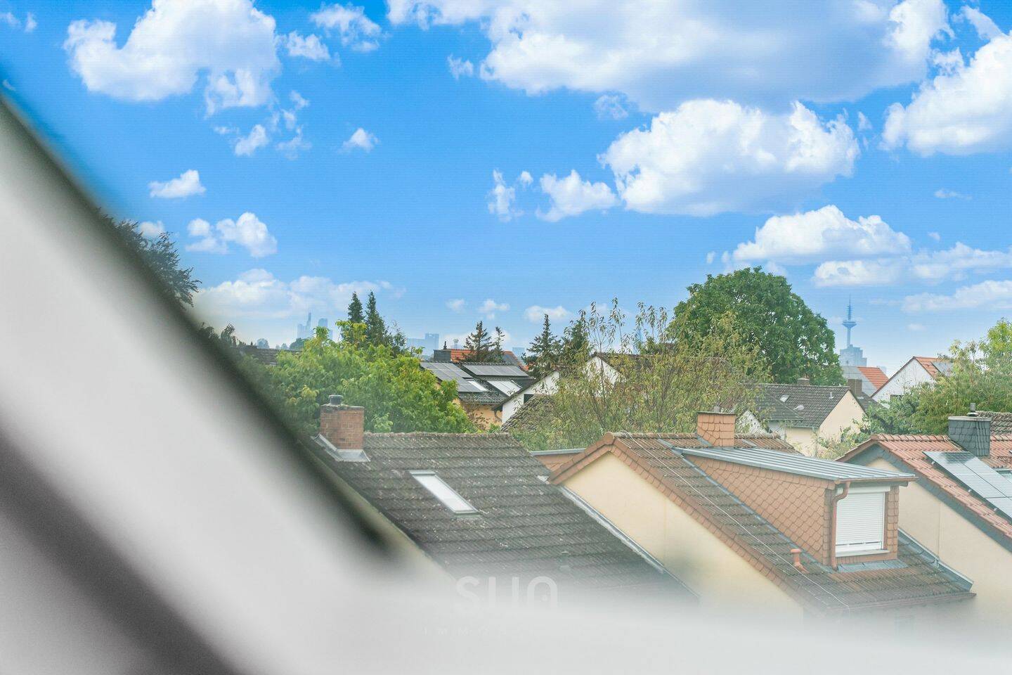 ZWEI EBENEN, EIN GANZES STOCKWERK FREI – Neuwertige 105 m² in Nieder-Erlenbach, 60437 Frankfurt am Main